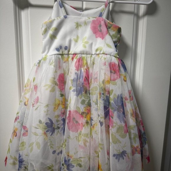 Girls dress 4/5 - Picture 2 of 2